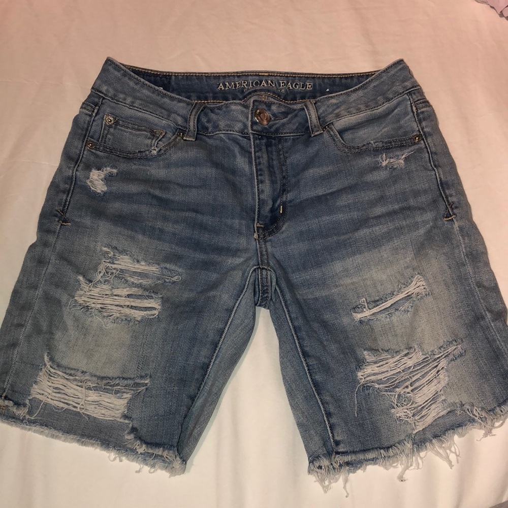 Light wash 3/4 shorts from American Eagle